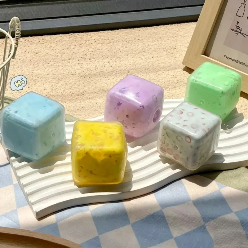 Building Blocks - لعبة كرة ضغط حسية مكعبة من